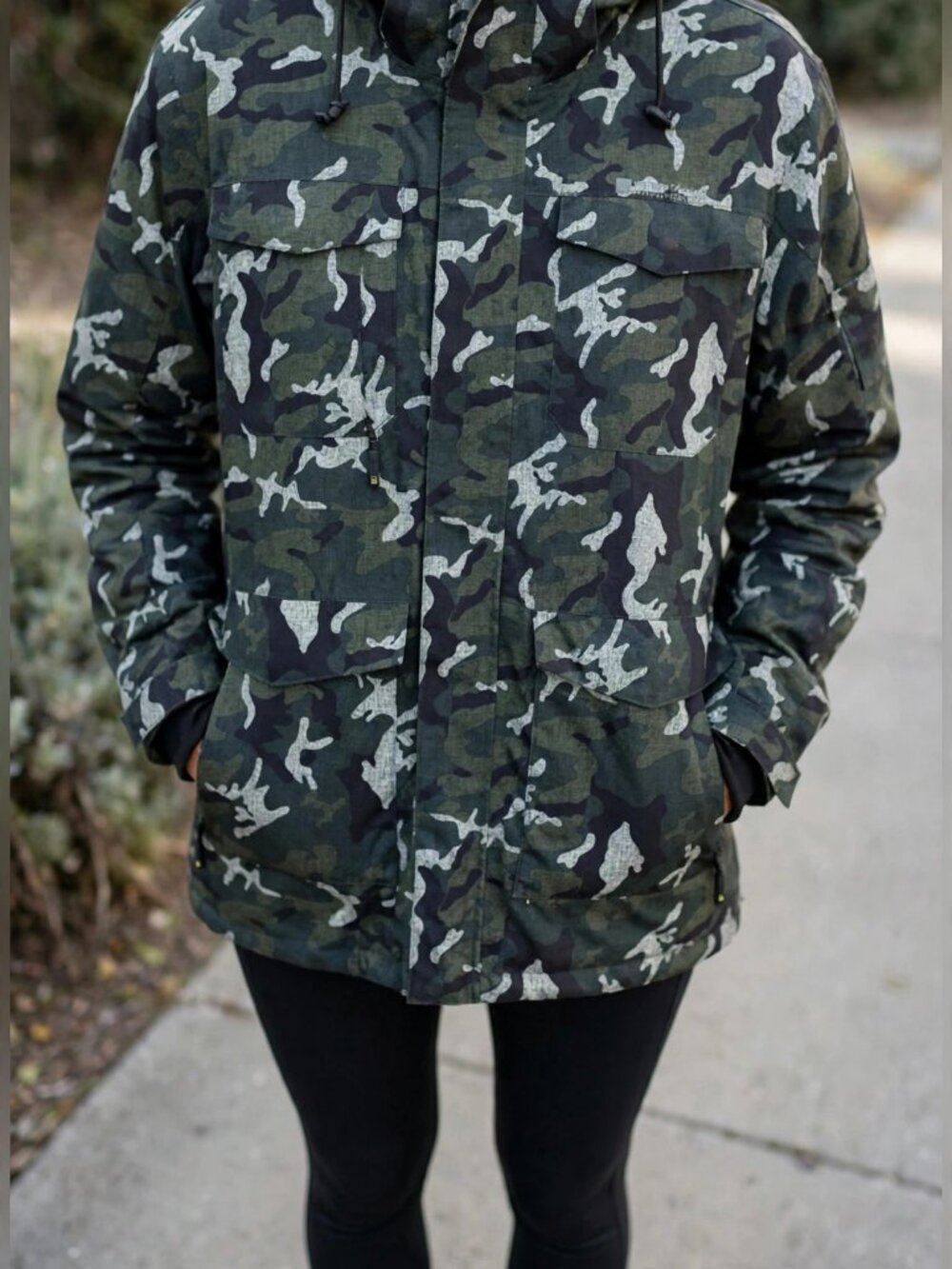 Mountain Size M Camouflage Hooded Jacket